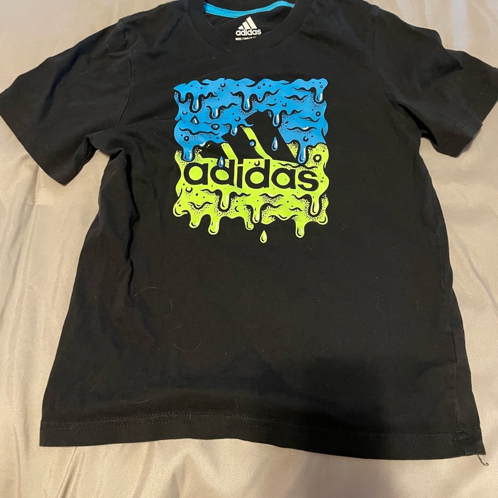 Adidas size 6 boys t shirt